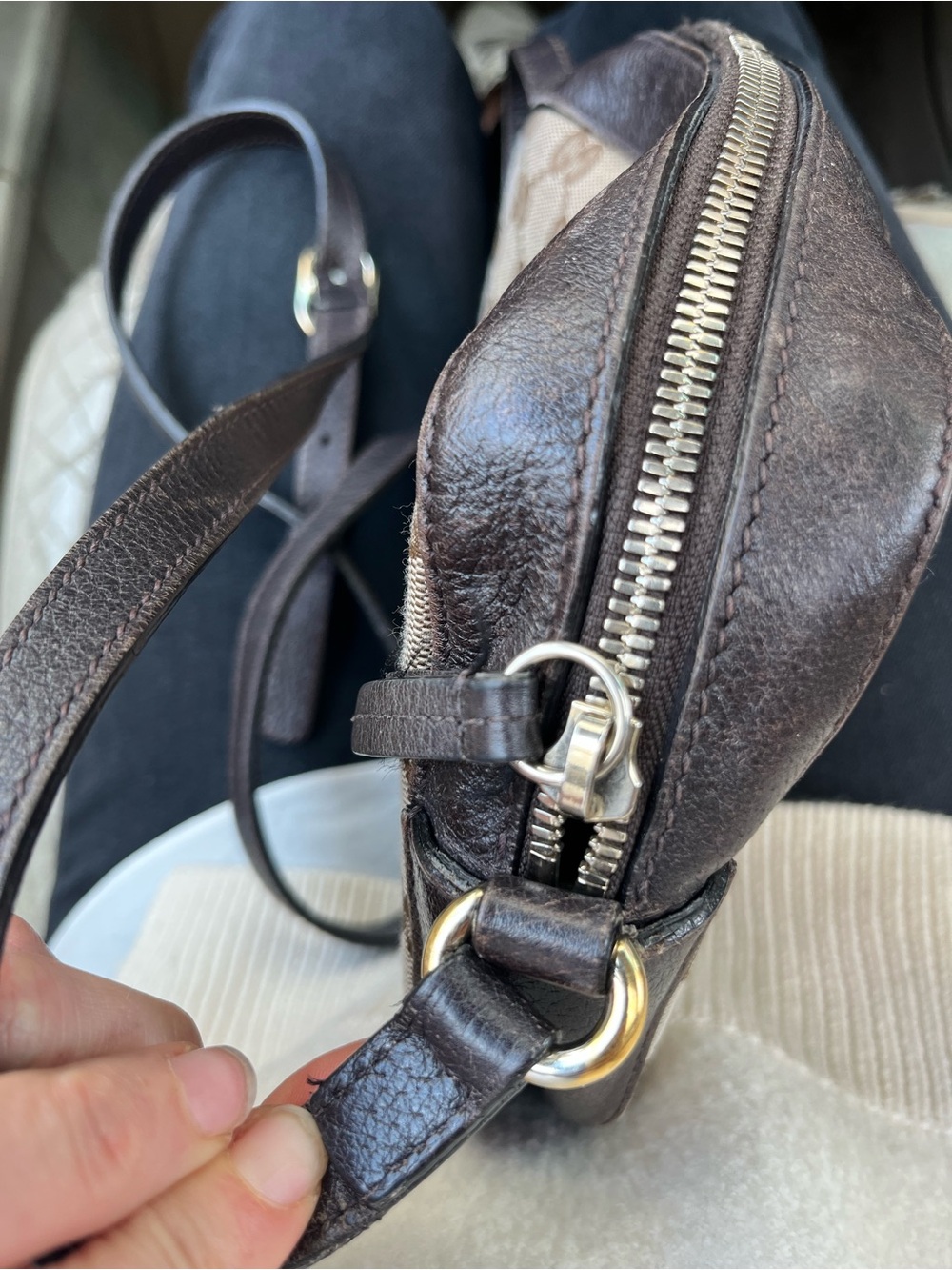 Gucci GG Canvas Crossbody with Green & Red Stripe and Bee - Picture 4 of 15